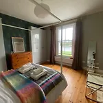 Beautiful Riverside Home, Stroll To Town, Sleeps 10, Dog Welcome
