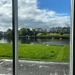 Beautiful Riverside Home, Stroll To Town, Sleeps 10, Dog Welcome * 纽波特