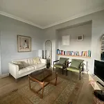 Вилла Beautiful Riverside Home, Stroll To Town, Sleeps 10, Dog Welcome