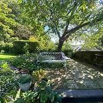 Beautiful Riverside Home, Stroll To Town, Sleeps 10, Dog Welcome 别墅 *
