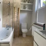 Beautiful Riverside Home, Stroll To Town, Sleeps 10, Dog Welcome Ньюпорт
