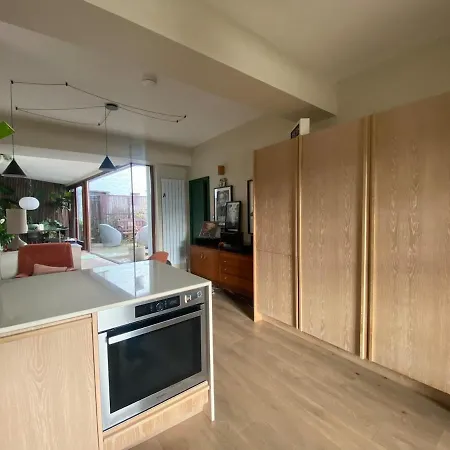 Beautiful Riverside Home, Stroll To Town, Sleeps 10, Dog Welcome Villa Newport (Mayo)