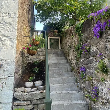 Beautiful Riverside Home, Stroll To Town, Sleeps 10, Dog Welcome Villa