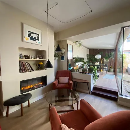 Beautiful Riverside Home, Stroll To Town, Sleeps 10, Dog Welcome Villa