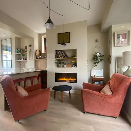 Beautiful Riverside Home, Stroll To Town, Sleeps 10, Dog Welcome * Newport (Mayo)