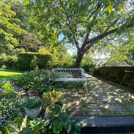Beautiful Riverside Home, Stroll To Town, Sleeps 10, Dog Welcome Villa *