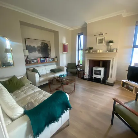 Beautiful Riverside Home, Stroll To Town, Sleeps 10, Dog Welcome Вилла Ньюпорт