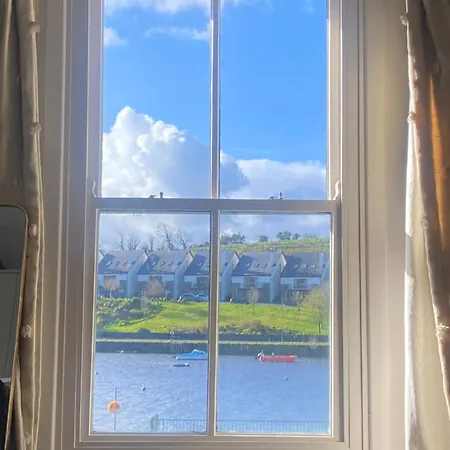 Beautiful Riverside Home, Stroll To Town, Sleeps 10, Dog Welcome Villa Newport (Mayo)