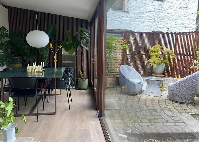 Βίλα Unique On River For 8, Option For 10 Newport (Mayo)