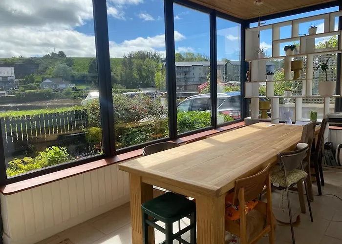 Unique On River For 8, Option For 10 * Newport (Mayo)