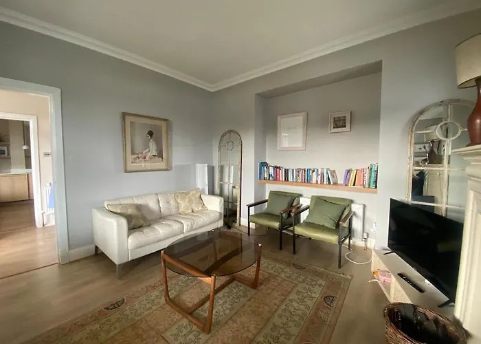 Βίλα Unique On River For 8, Option For 10