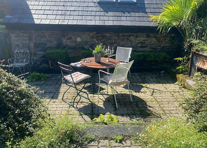 Unique On River For 8, Option For 10 * Newport (Mayo)