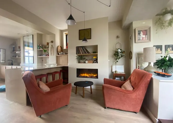 Unique On River For 8, Option For 10 * Newport (Mayo)